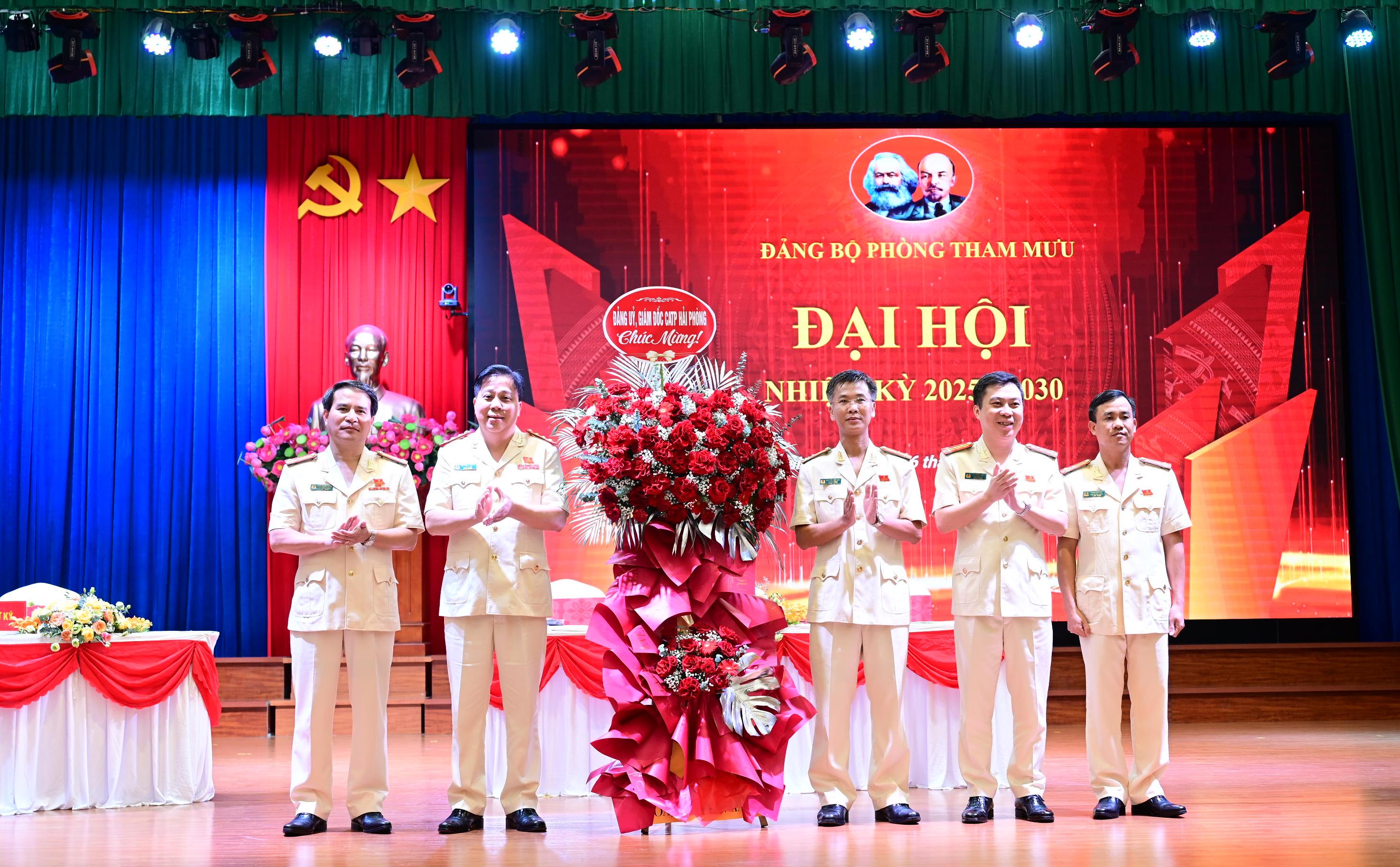 Đảng bộ Phòng Tham mưu: Hoàn thành xuất sắc nhiệm vụ “Gương mẫu, đi đầu, tham mưu bứt phá”